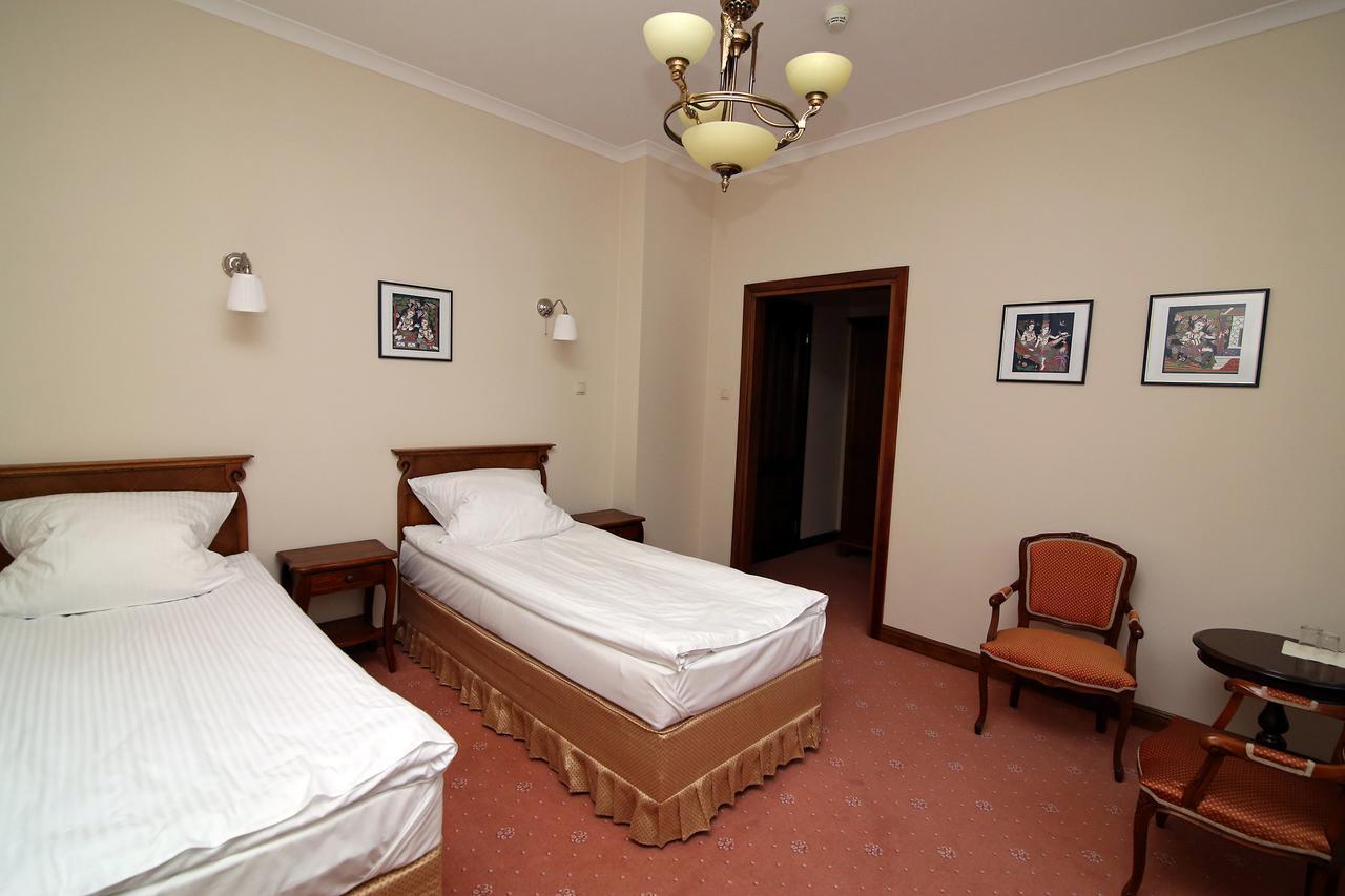 Dwor Bieland Bed & Breakfast แอลบลอง ภายนอก รูปภาพ