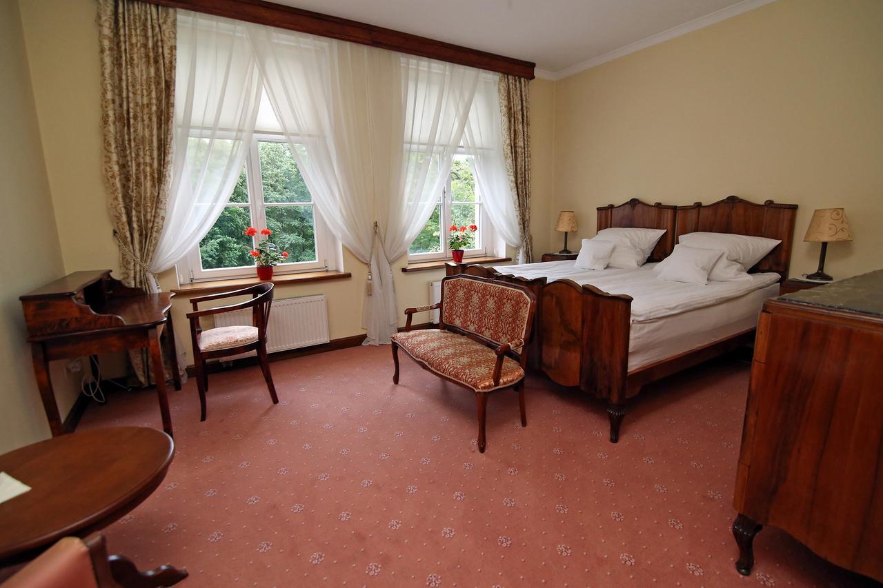 Dwor Bieland Bed & Breakfast แอลบลอง ภายนอก รูปภาพ