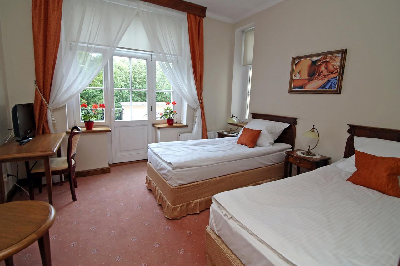 Dwor Bieland Bed & Breakfast แอลบลอง ภายนอก รูปภาพ