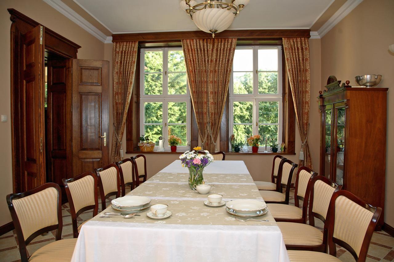 Dwor Bieland Bed & Breakfast แอลบลอง ภายนอก รูปภาพ