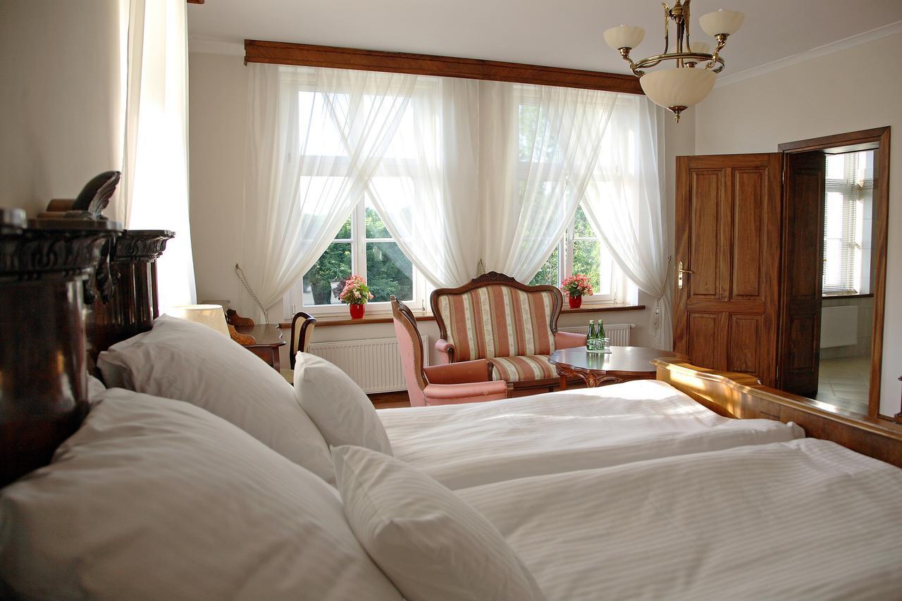Dwor Bieland Bed & Breakfast แอลบลอง ภายนอก รูปภาพ