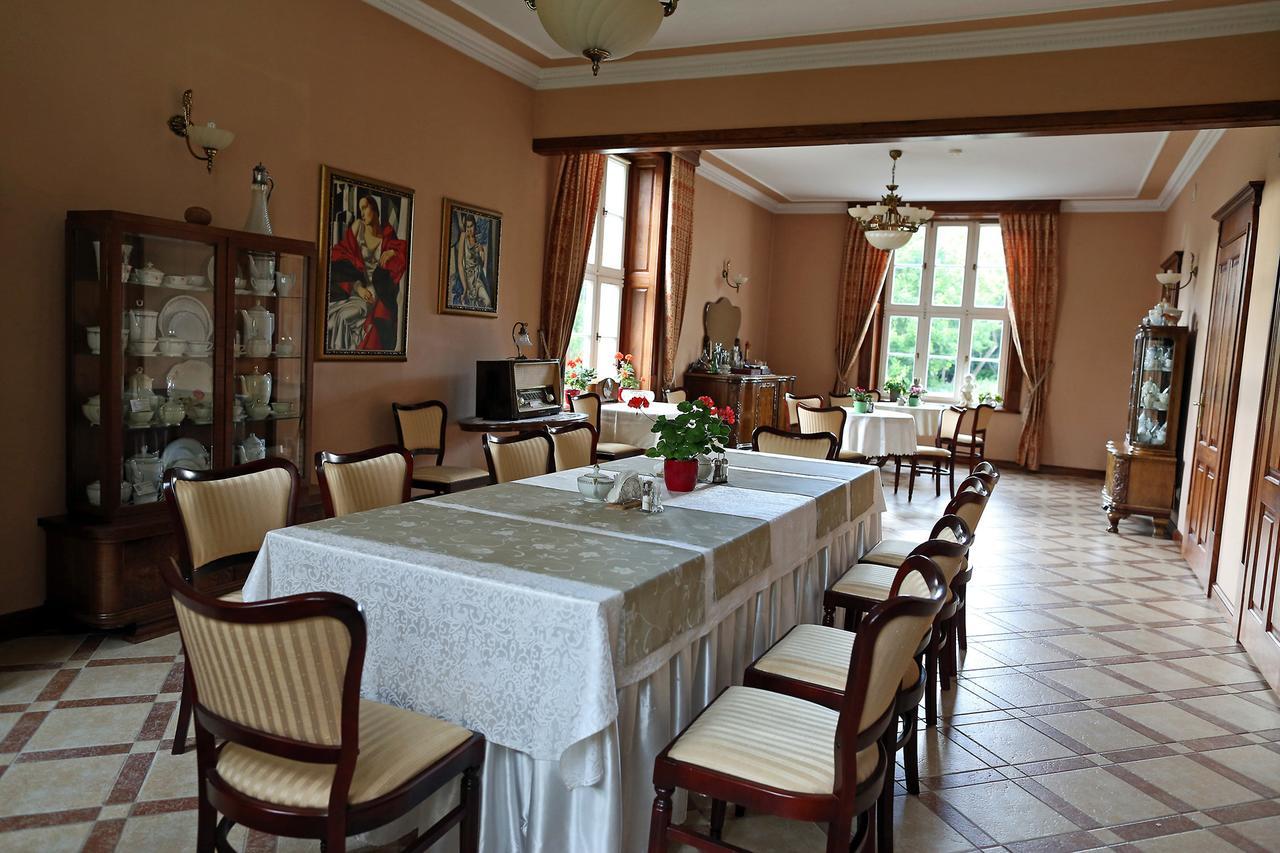 Dwor Bieland Bed & Breakfast แอลบลอง ภายนอก รูปภาพ