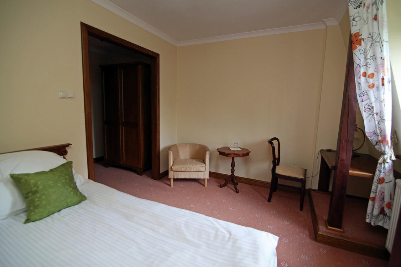 Dwor Bieland Bed & Breakfast แอลบลอง ภายนอก รูปภาพ