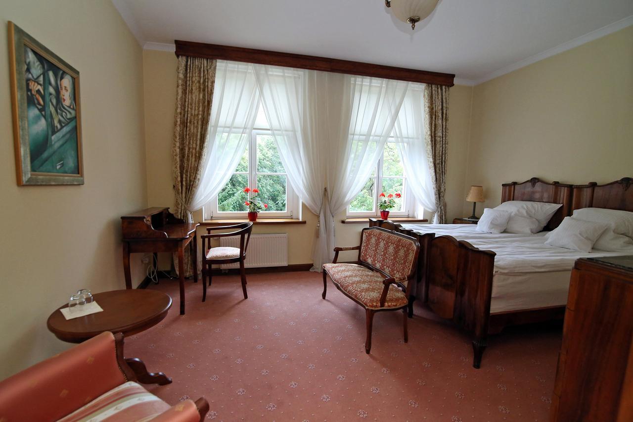 Dwor Bieland Bed & Breakfast แอลบลอง ภายนอก รูปภาพ
