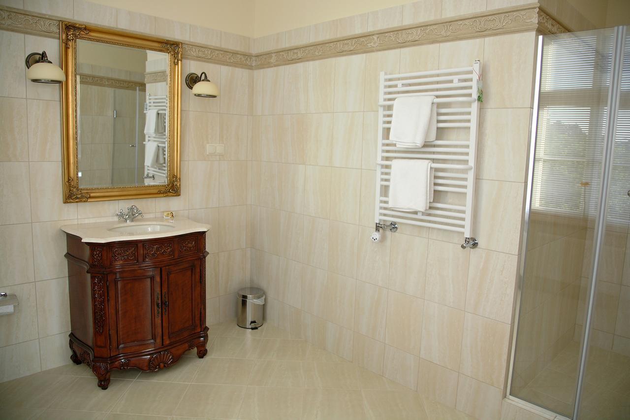 Dwor Bieland Bed & Breakfast แอลบลอง ภายนอก รูปภาพ